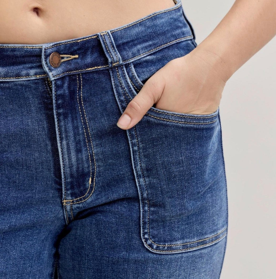 Judy Blue Mid Rise 90's Straight Leg Fit Jeans