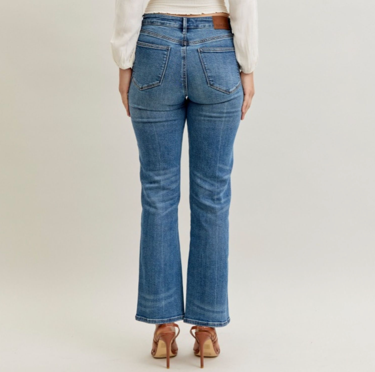 Judy Blue Mid Rise Button Fly Rigid Magic Jeans
