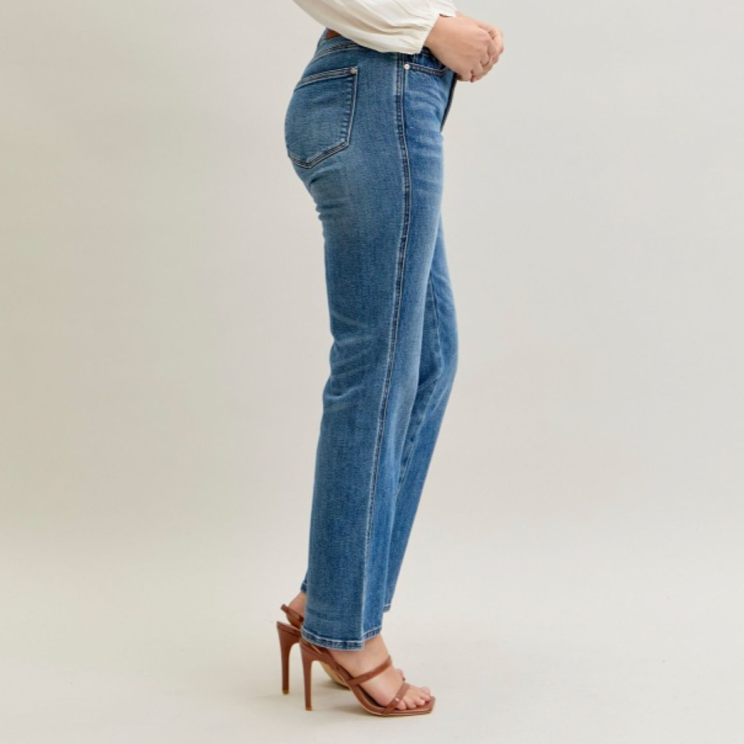 Judy Blue Mid Rise Button Fly Rigid Magic Jeans