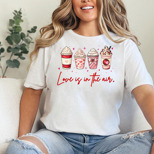 Love is in the air T-Shirt